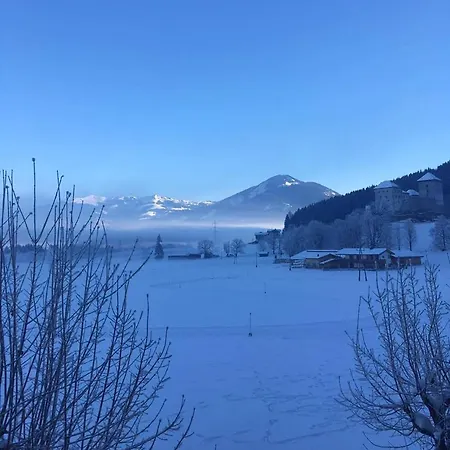 Haus Laubreuter דירה *