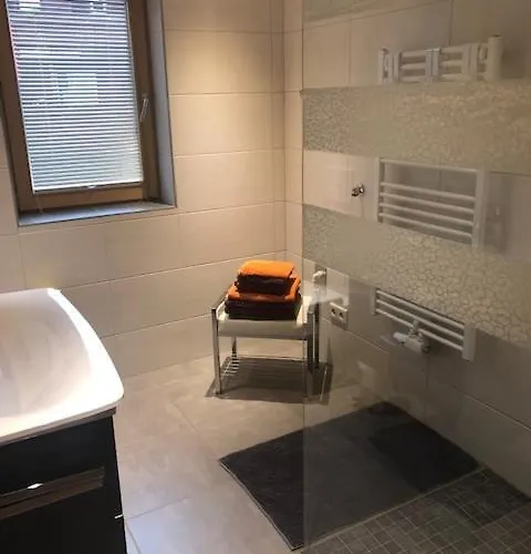 Haus Laubreuter דירה *